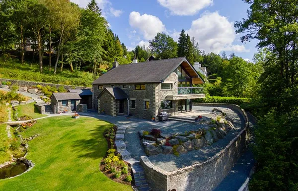 Render of a contemporary lakeside house on Lake Windermere
